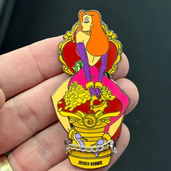 Jumbo LE 100 Jessica Rabbit Fantasy Pin - Picture 1 of 2